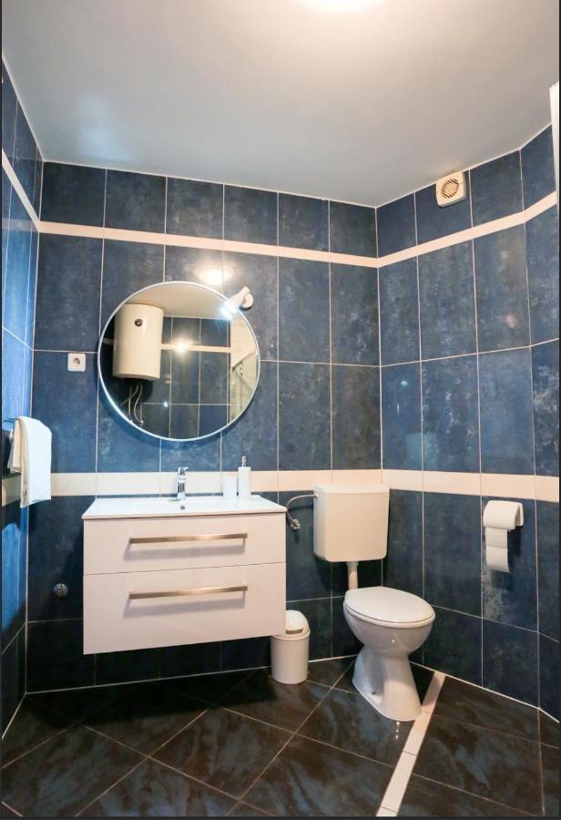 Apartman Nicol Ližnjan エクステリア 写真